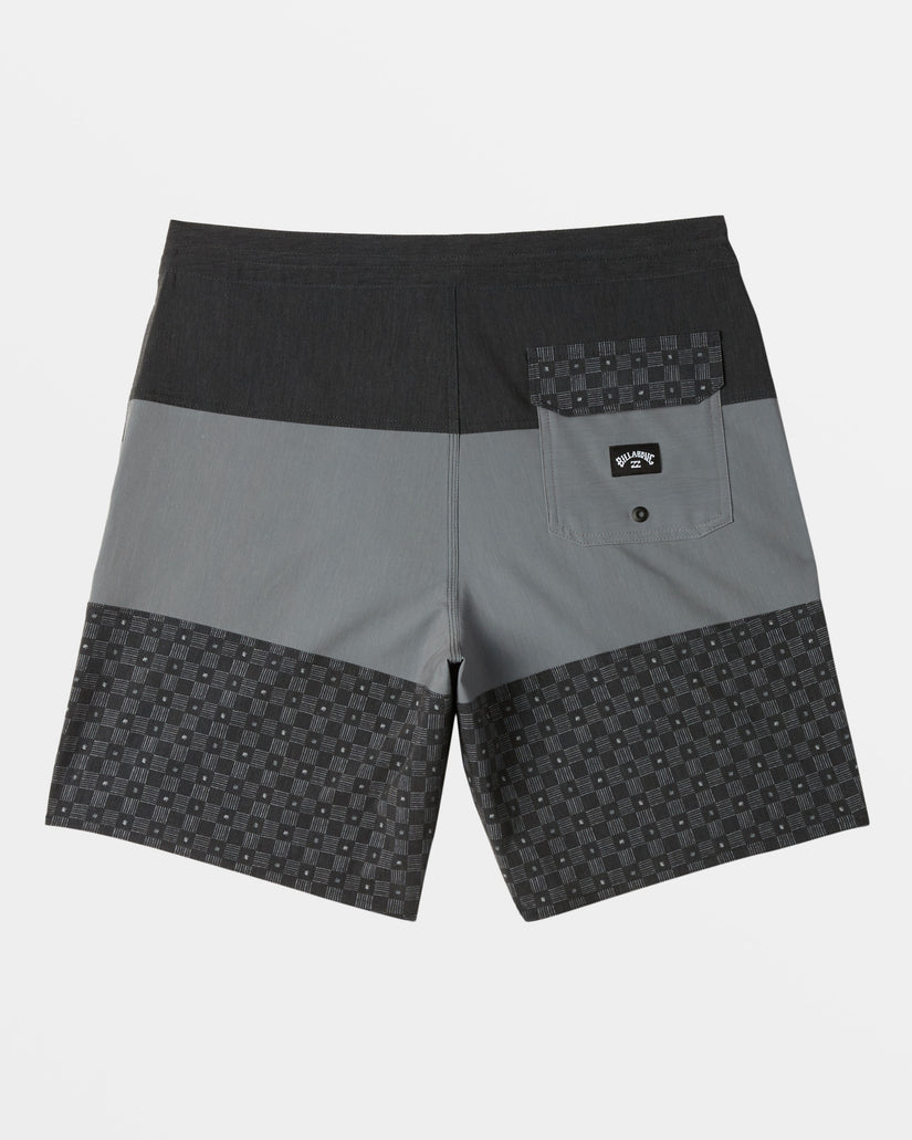 Tribong Lo Tide 19" Boardshorts - Black