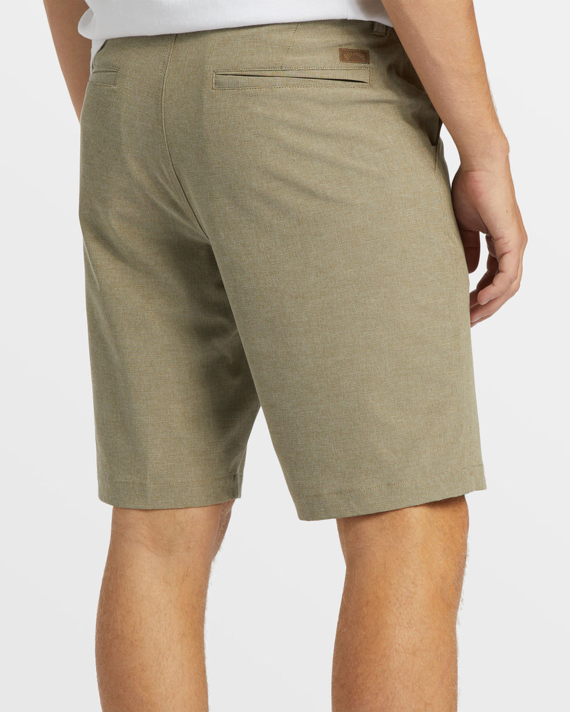 Crossfire 21" Hybrid Submersible Shorts - Khaki