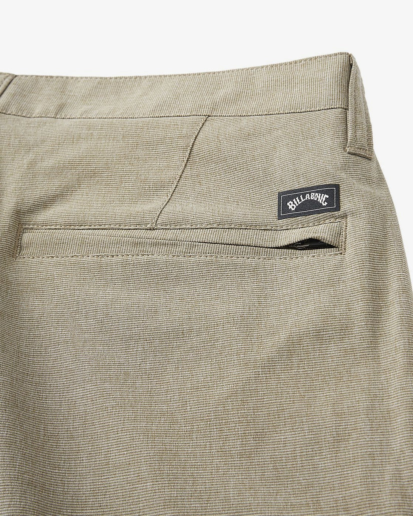 Crossfire 21" Hybrid Submersible Shorts - Khaki